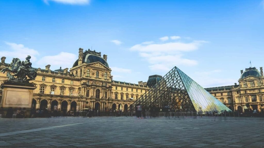 Com col·laborar bloggers de TikTok dEspanya amb anunciants de França el 2025