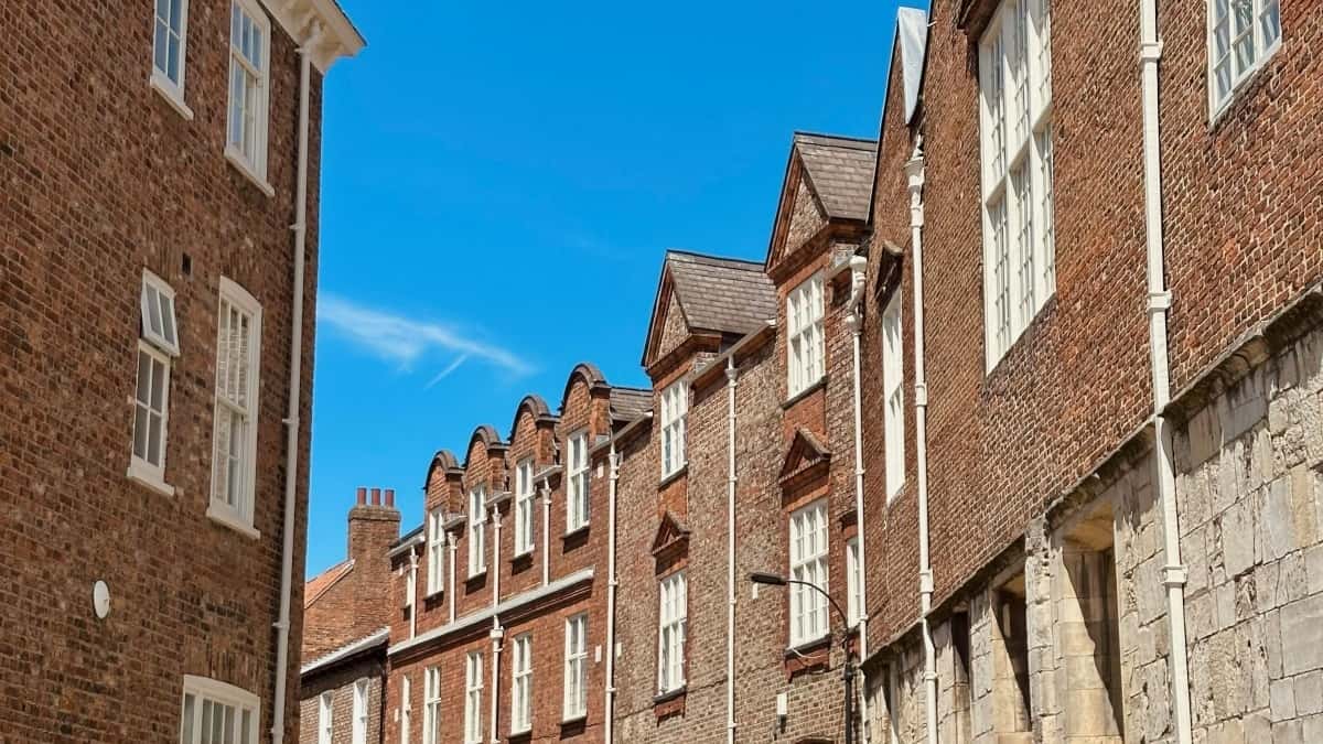 Creators a Espanya: Connecta amb marques romanes a Etsy i guanya col·laboracions