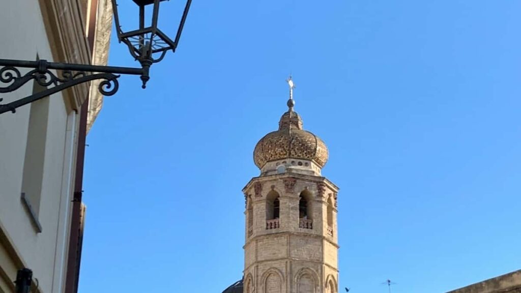 Guia practica per a anunciants a Espanya: com identificar, contactar i mesurar creators relacionats amb Taobao a Israel per llancar colleccions de roba.