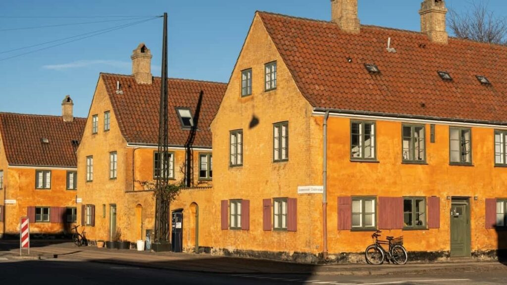 Guia practica per a creadors a Espanya que volen collaborar amb marques de Venecuela a YouTube per difondre habits saludables entre seguidors.