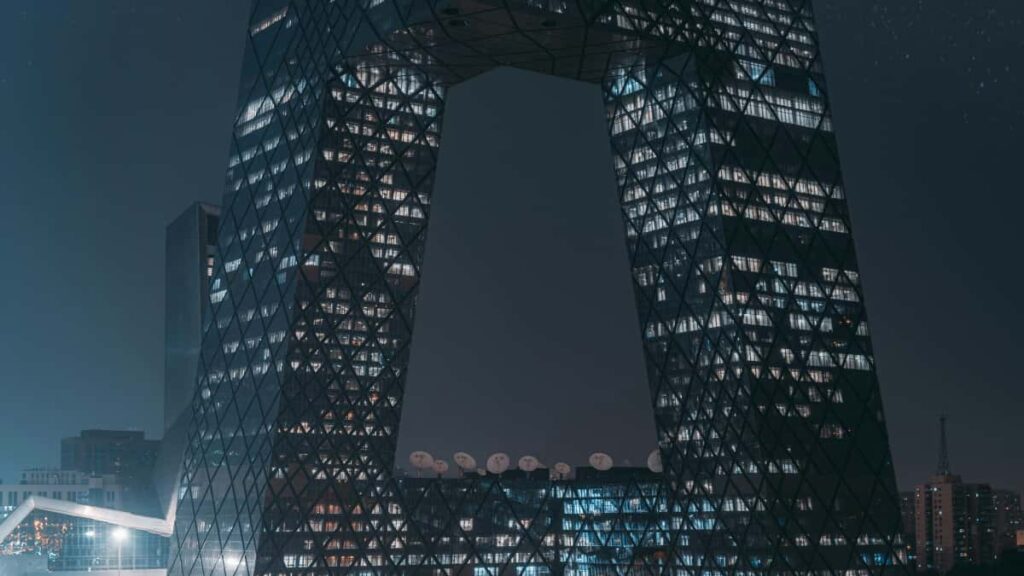 Guia practica per a creadors a Espanya: com arribar a marques de Costa d'Ivori via Threads i vendre videos curts de marca amb autenticitat i estrategia.