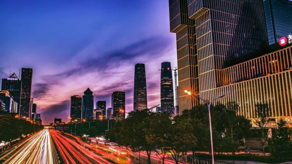 Guia practica per a creadors a Espanya sobre com abordar marques de Kuwait a Rumble per organitzar sorteigs de claus de jocs, amb estrategies, exemple de missatge, tabla comparativa i passos legals basics.