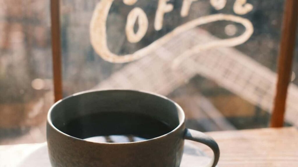 Guia practica per anunciants a Espanya: com identificar, contactar i collaborar amb creadors locals d'Australia a LinkedIn per publicacions de guies de ciutat.