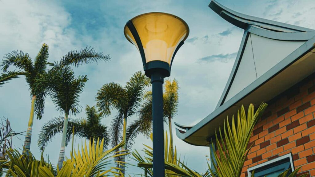 Guia practica per a anunciants a Espanya: on localitzar i collaborar amb creadors de Sri Lanka a Threads i altres plataformes per fer brillar destinacions turistiques.