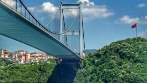 Guia practica per a marques a Espanya: com identificar, contactar i collaborar amb creadors Jordan Disney Plus en campanyes d'esports, amb estrategies locals i exemples reals.