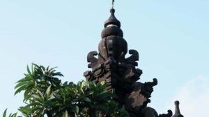 Guia practica per a anunciants a Espanya sobre com localitzar i contractar creadors Josh de Letonia per testar demanda, amb estrategies, eines i riscos.