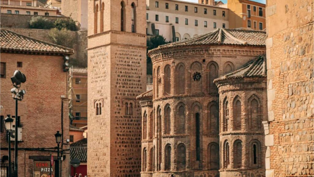 Guia practica per a anunciants a Espanya sobre com localitzar i contractar creadors vinculats a Shopee a Iran per programes d'afiliacio via influencers.